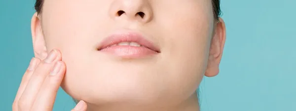 女性のキレイな口元