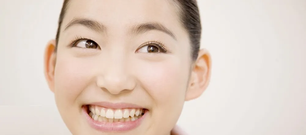 笑顔の女性